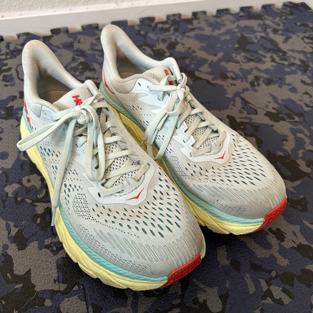 GUC Hoka Clifton 7 Running Shoes • Size 10.5 W